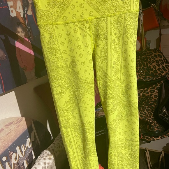 Fabletics gently used Leggings - Picture 3 of 7